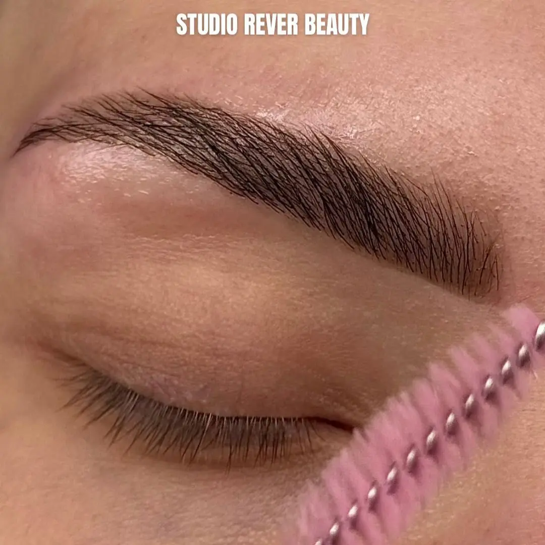 Stylizacja brwi Studio REVER Beauty